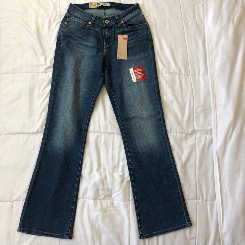 Curvy bootcut Levi jean